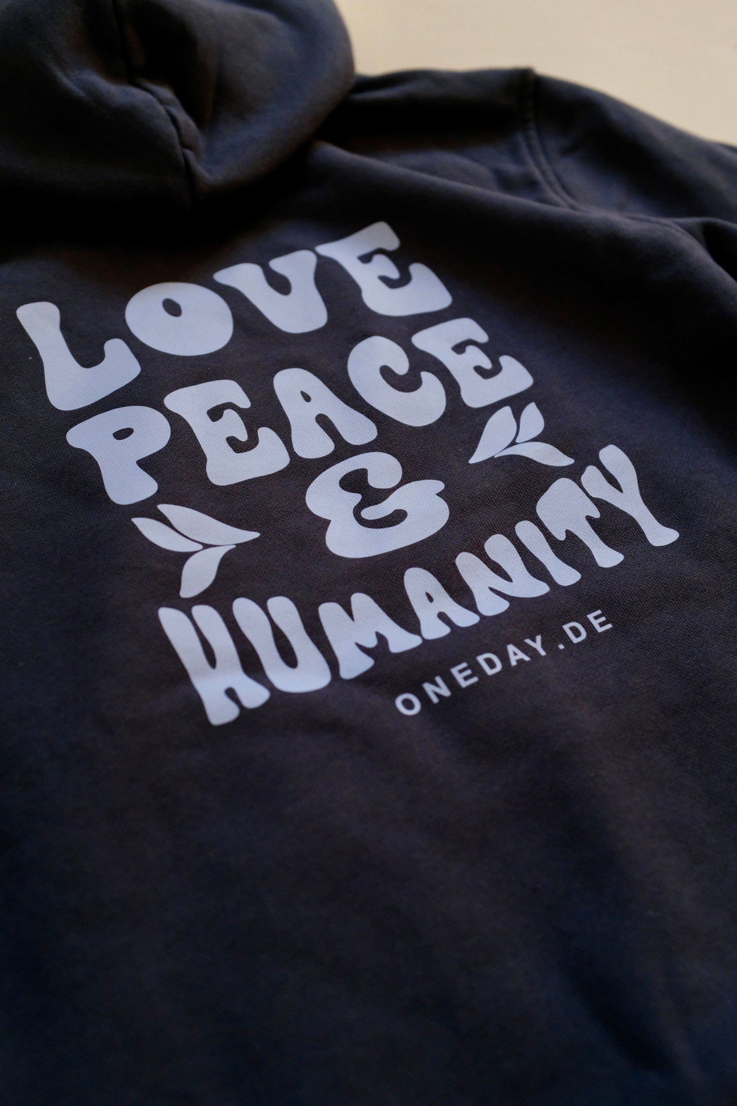 Kinder Hoodie "LOVE PEACE & HUMANITY"