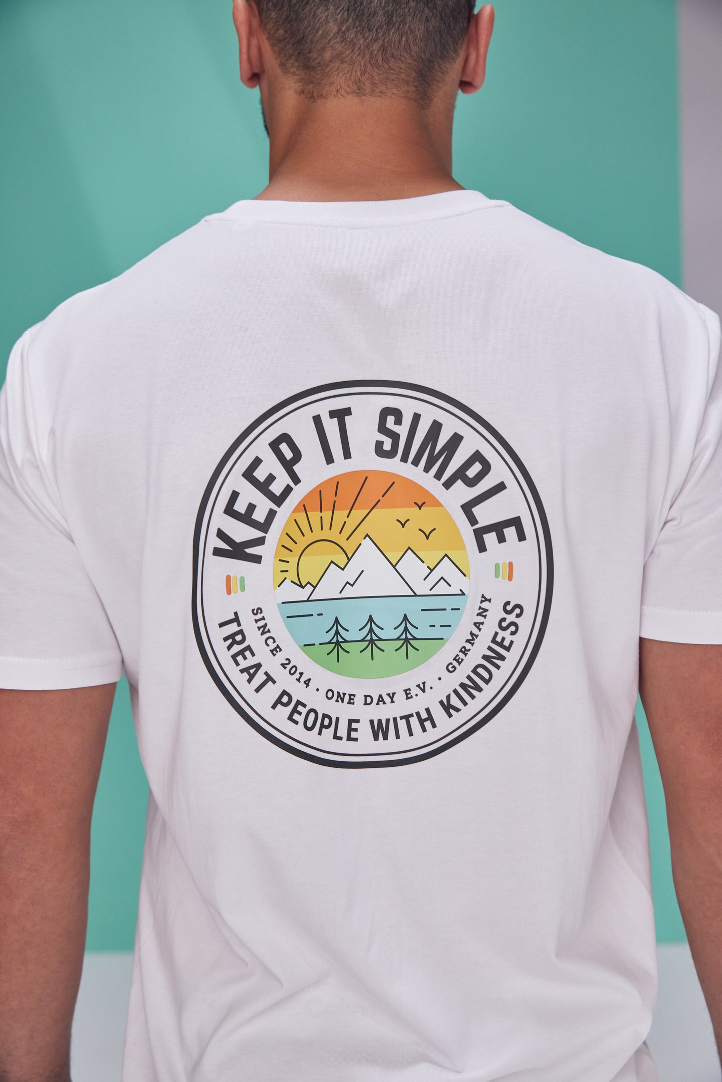 T-Shirt „KEEP IT SIMPLE, TREAT PEOPLE WITH KINDNESS”