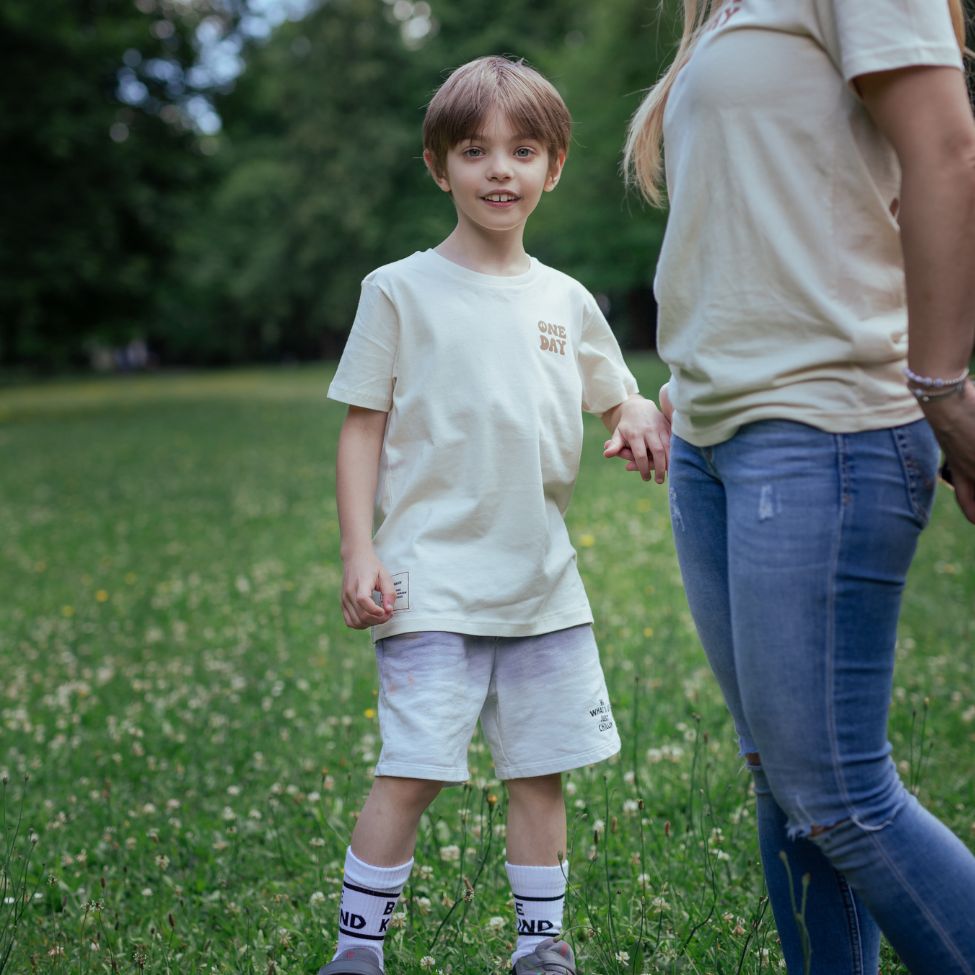 Kinder T-Shirt „LOVE, PEACE & HUMANITY”